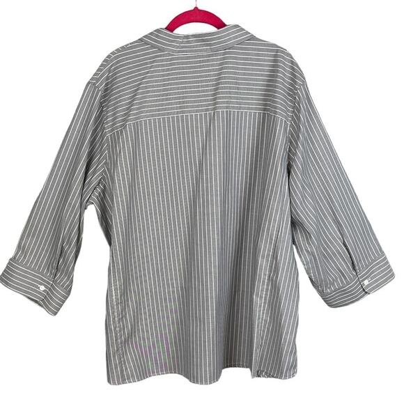 Foxcroft Plus Size Fitted Button Up Blouse Gray White Pinstripe SZ 22W Normcore - Picture 2 of 7